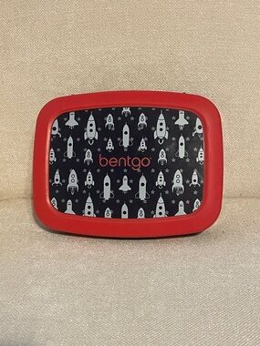 Bentgo Kids Lunch Box - Red & Navy Rocket Design
